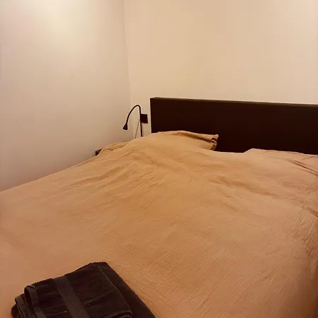 Christina's 1 Bed - Second Floor With Balcony Ostende