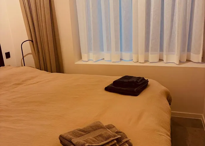 Christina's 1 Bed - Second Floor With Balcony *